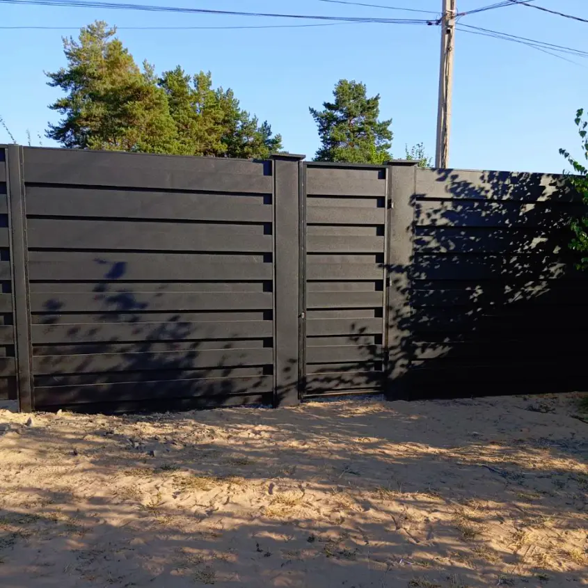 Фото 2 забор ранчо металлопланкен ОСНОВА RAL 9005 Черный матовый шахматка